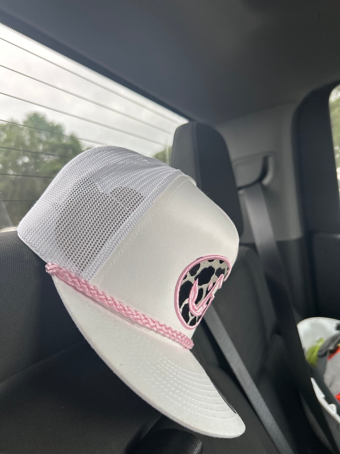 White/pink cow-print cap